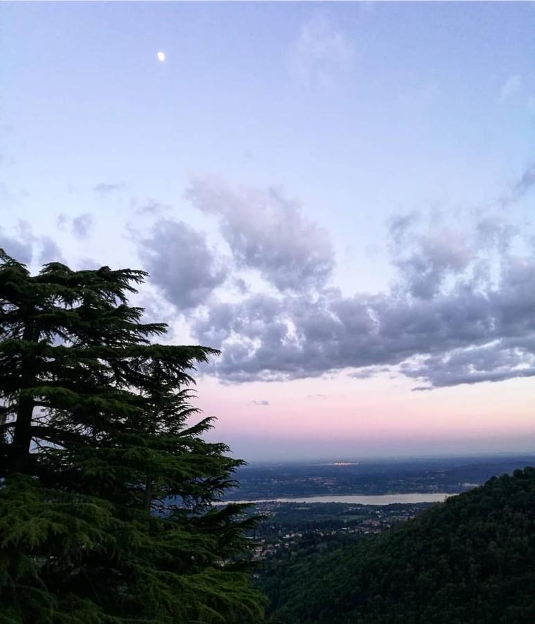 Il Parco E Gli Affreschi Apartment Varese Bagian luar foto