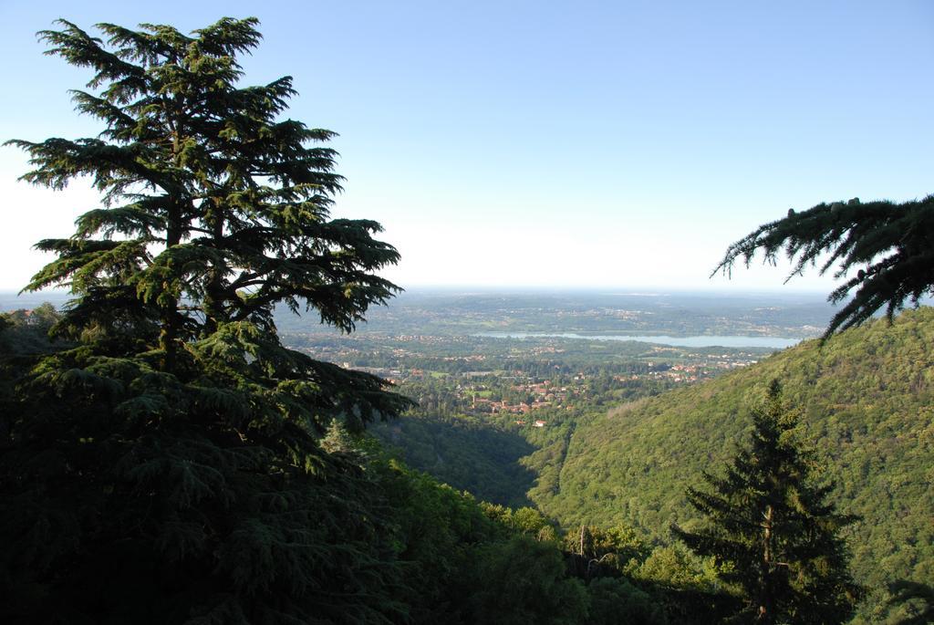 Il Parco E Gli Affreschi Apartment Varese Bagian luar foto