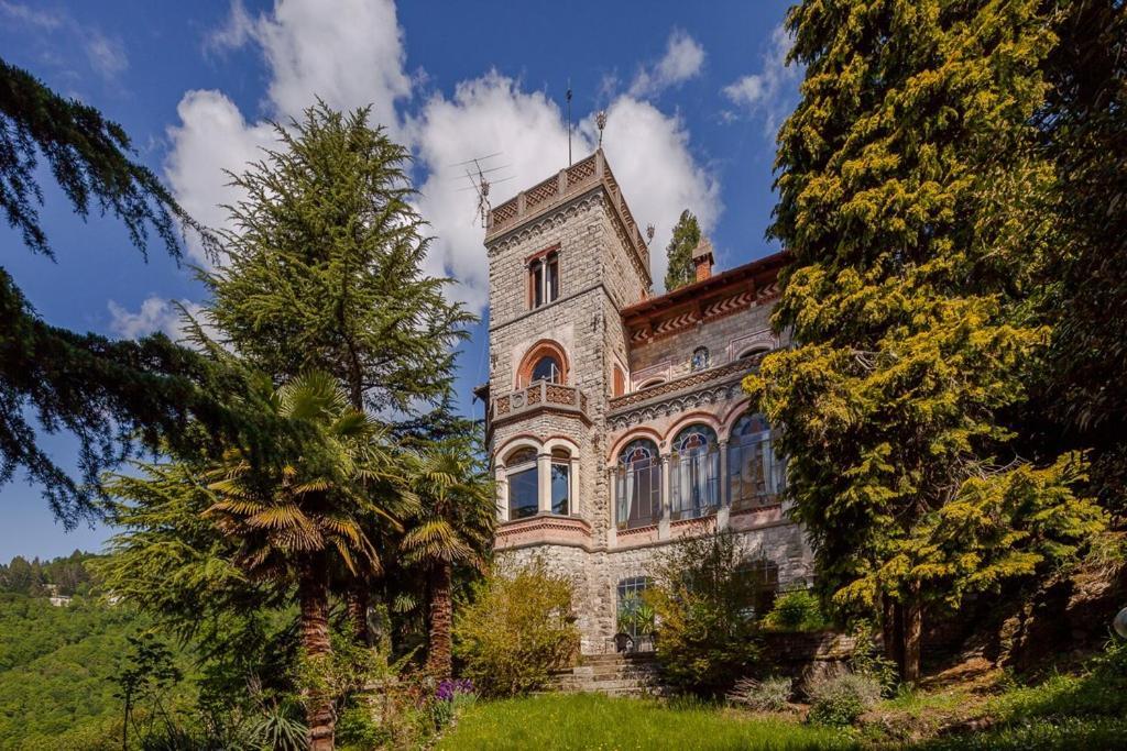 Il Parco E Gli Affreschi Apartment Varese Bagian luar foto