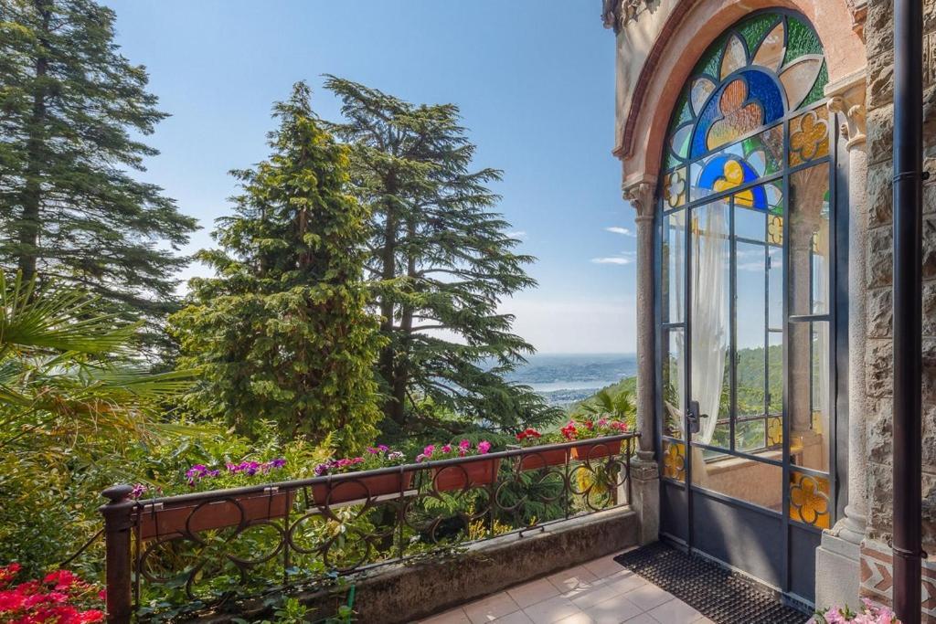 Il Parco E Gli Affreschi Apartment Varese Bagian luar foto