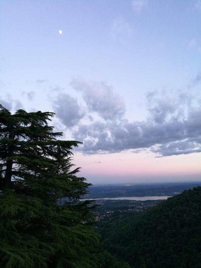 Il Parco E Gli Affreschi Apartment Varese Bagian luar foto