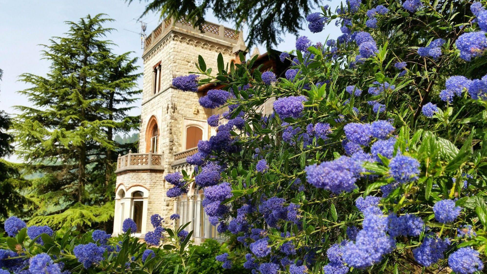 Il Parco E Gli Affreschi Apartment Varese Bagian luar foto